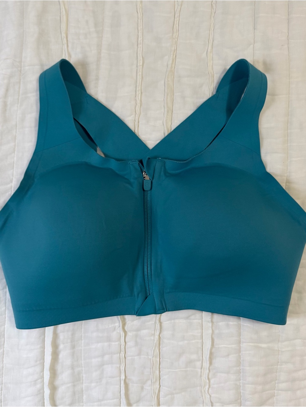 Lululemon 34DD Enlet wireless sports bra medium support